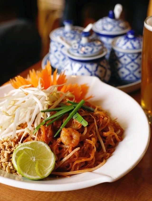 salathai lunch platter pad thai shrimp vancouver best thai