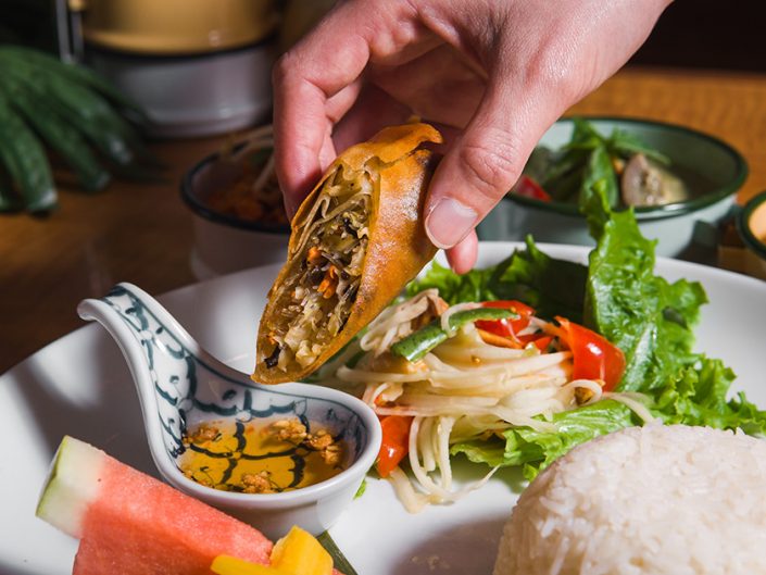 sala thai lunch platter padthai springroll green curry papaya salad